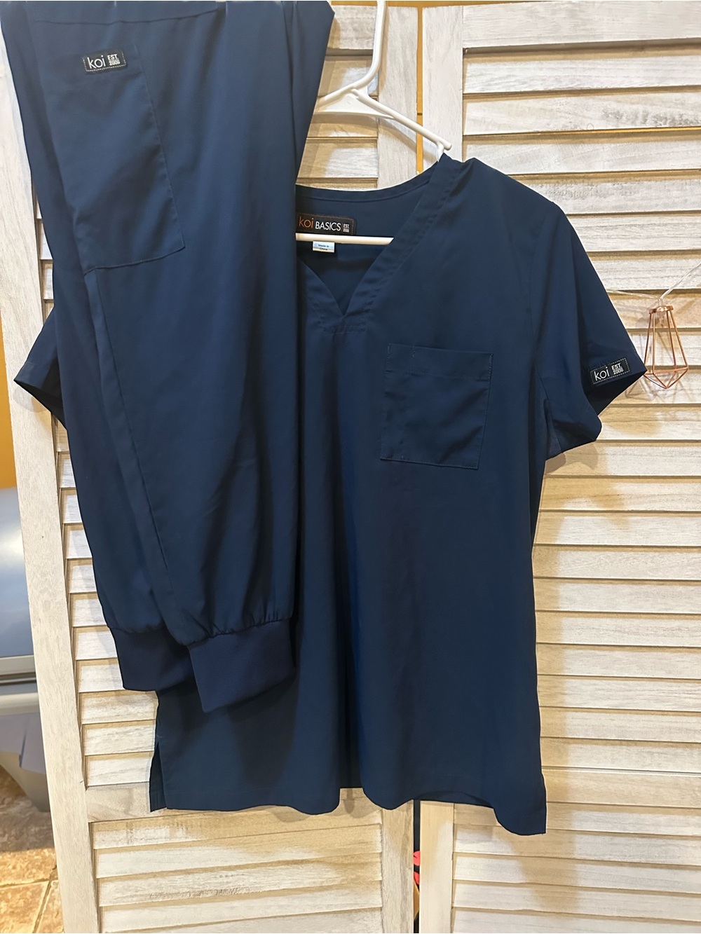 koi Basics Short Sleeve V‑Neck Scrub Set in Navy